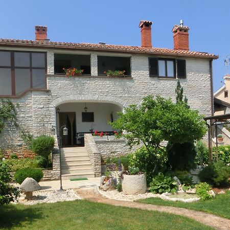 Apartmani Villa Otilija Пореч Экстерьер фото