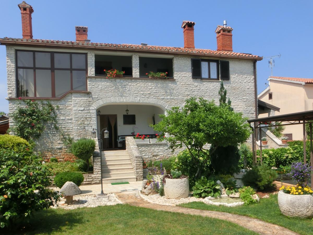 Apartmani Villa Otilija Пореч Экстерьер фото
