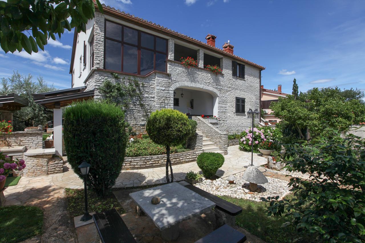 Apartmani Villa Otilija Пореч Экстерьер фото